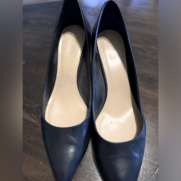 Nine West Navy Blue Heels - Picture 1 of 4